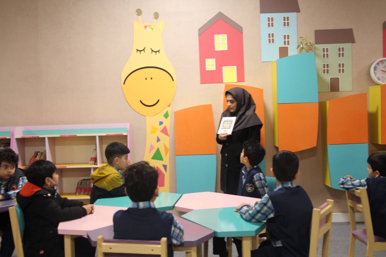 کتابداران؛ قهرمانان بی‌نام کتابخانه‌ها/ از قصه‌گویی تا تربیت نسلی کتاب‌خوان