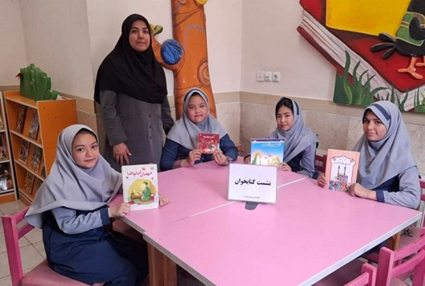 برنامه های متنوع فرهنگی با حضور دختران در کتابخانه های عمومی خراسان رضوی برگزار شد