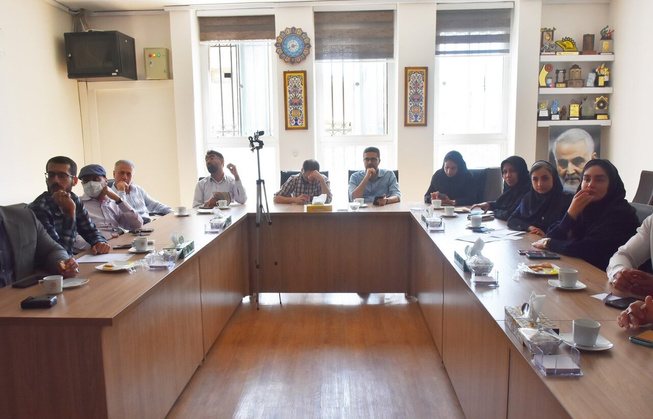 الگوبرداری از نحوه تجهیز کتابخانههای عمومی فارس در بازطراحی کتابخانههای آذربایجان شرقی