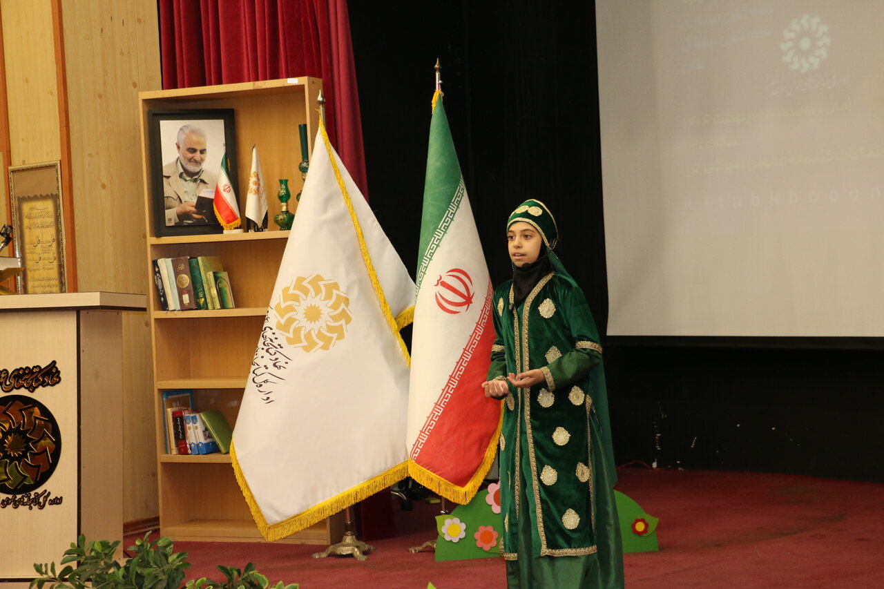 برگزیدگان استانی سومین دوره جشنواره قصهگویی «نهال امید» در استان البرز معرفی شدند