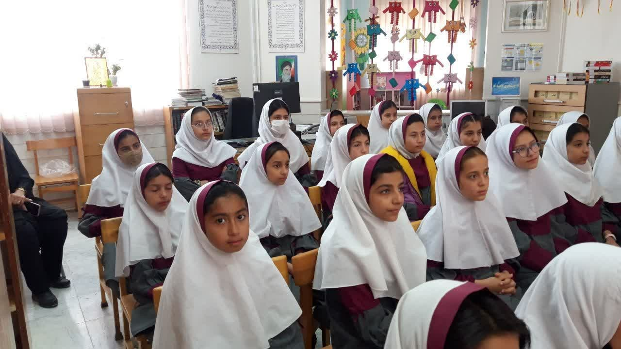 گرامیداشت دهه کرامت در کتابخانههای عمومی استان مرکزی