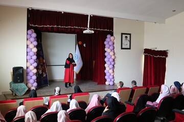 اختتامیه سومین دوسالانه جشنواره قصه گویی «نهال امید» استان سمنان