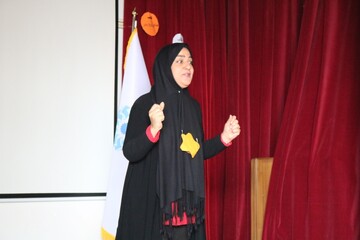 اختتامیه سومین دوسالانه جشنواره قصه گویی «نهال امید» استان سمنان