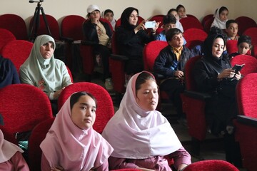 اختتامیه سومین دوسالانه جشنواره قصه گویی «نهال امید» استان سمنان