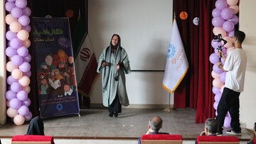 اختتامیه سومین دوسالانه جشنواره قصه گویی «نهال امید» استان سمنان