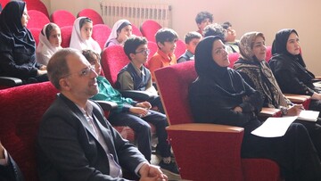 اختتامیه سومین دوسالانه جشنواره قصه گویی «نهال امید» استان سمنان