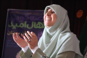 اختتامیه سومین دوسالانه جشنواره قصه گویی «نهال امید» استان سمنان