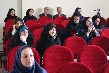 اختتامیه سومین دوسالانه جشنواره قصه گویی «نهال امید» استان سمنان