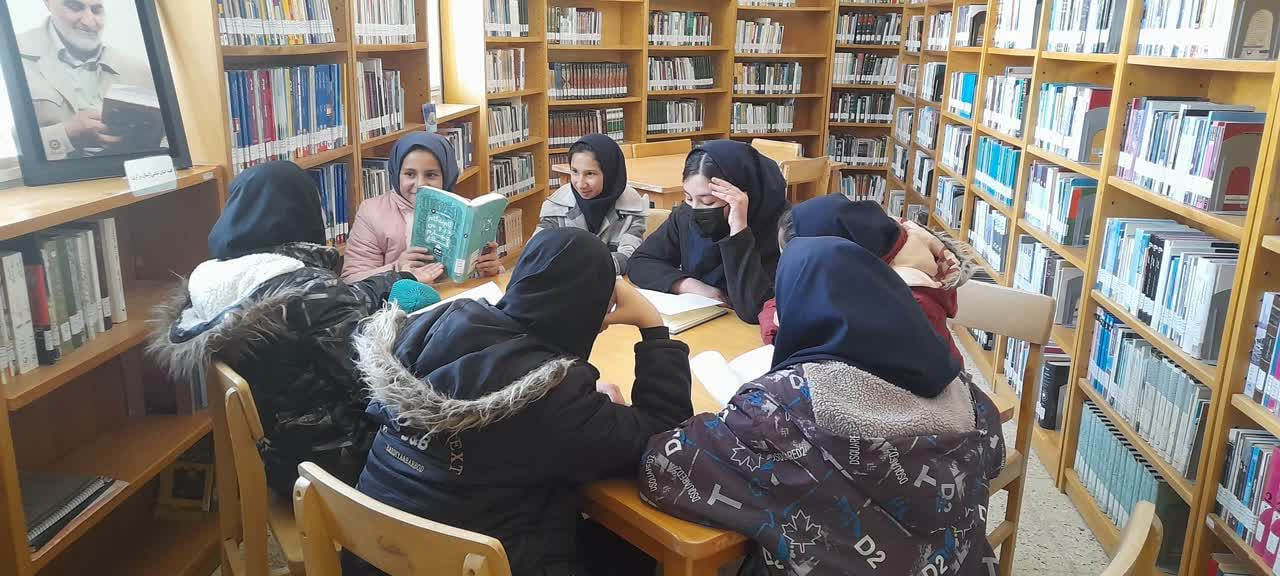 برنامههای فرهنگی هفته معلم در کتابخانههای عمومی استان مرکزی