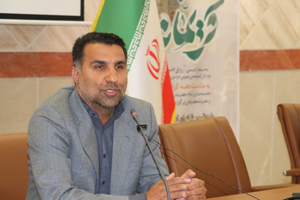 نشست شعرخوانی «کریمانه» به همت محفل ادبی رواق ادب اداره کل کتابخانه های عمومی خراسان رضوی برگزار شد