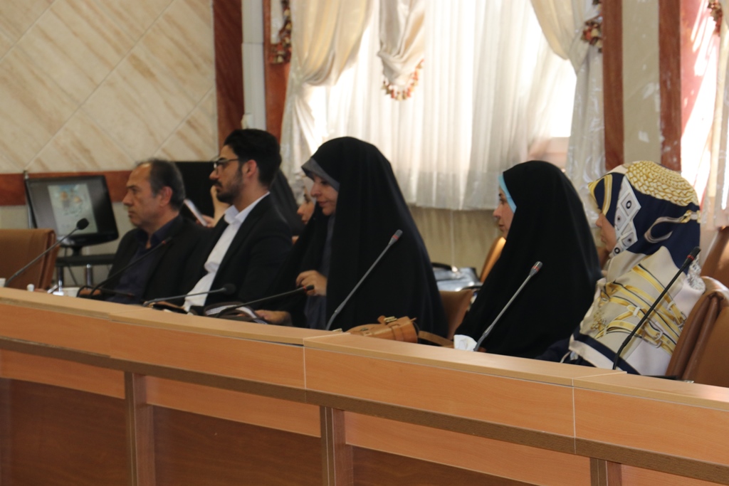 نشست شعرخوانی «کریمانه» به همت محفل ادبی رواق ادب اداره کل کتابخانه های عمومی خراسان رضوی برگزار شد