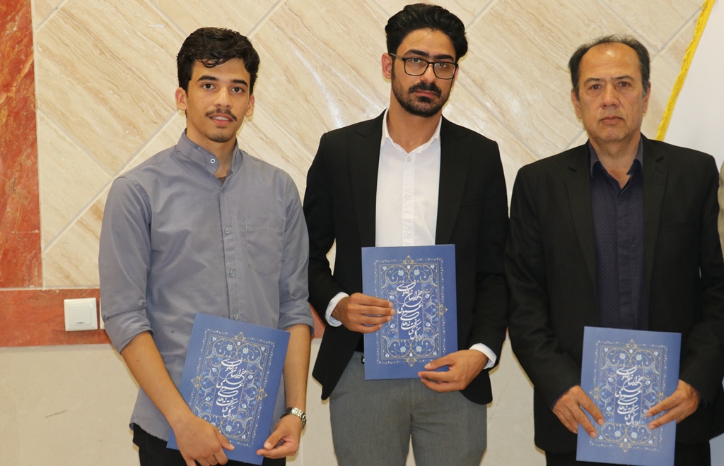 نشست شعرخوانی «کریمانه» به همت محفل ادبی رواق ادب اداره کل کتابخانه های عمومی خراسان رضوی برگزار شد