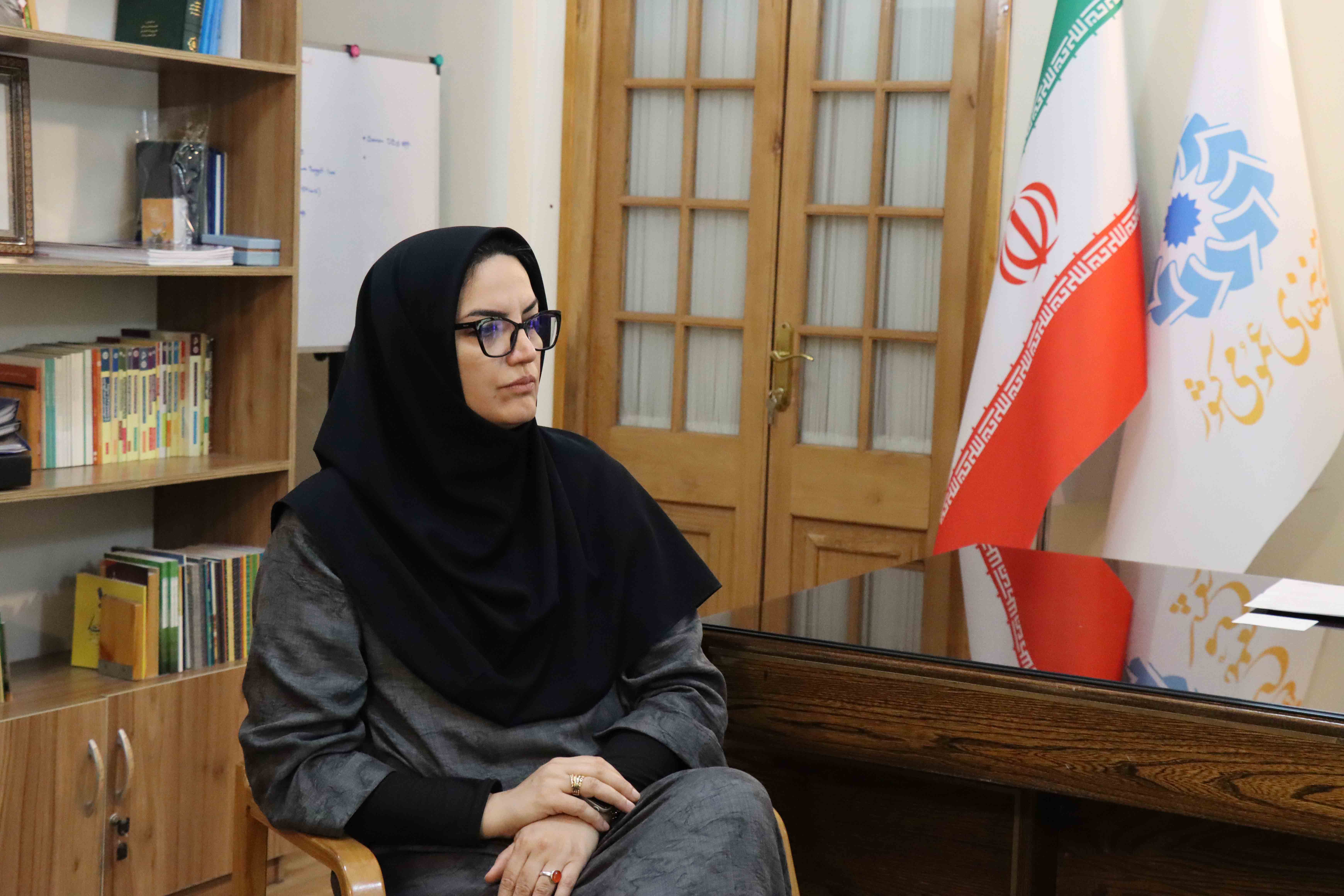 دیدار دبیرکل نهاد کتابخانههای عمومی کشور با فرزانه اخوت