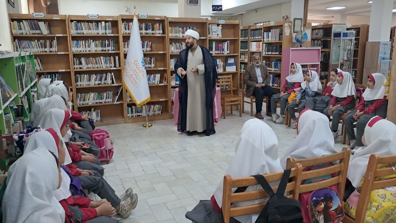 عطر کرامت رضوی در کتابخانههای عمومی استان مرکزی پیچید