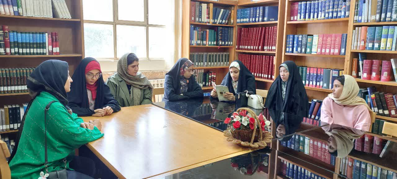 عطر کرامت رضوی در کتابخانههای عمومی استان مرکزی پیچید