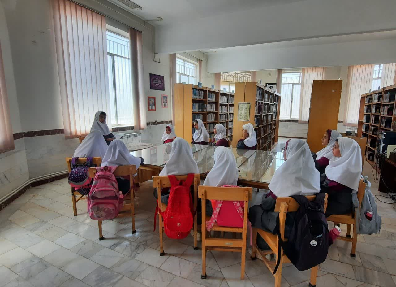 عطر کرامت رضوی در کتابخانههای عمومی استان مرکزی پیچید