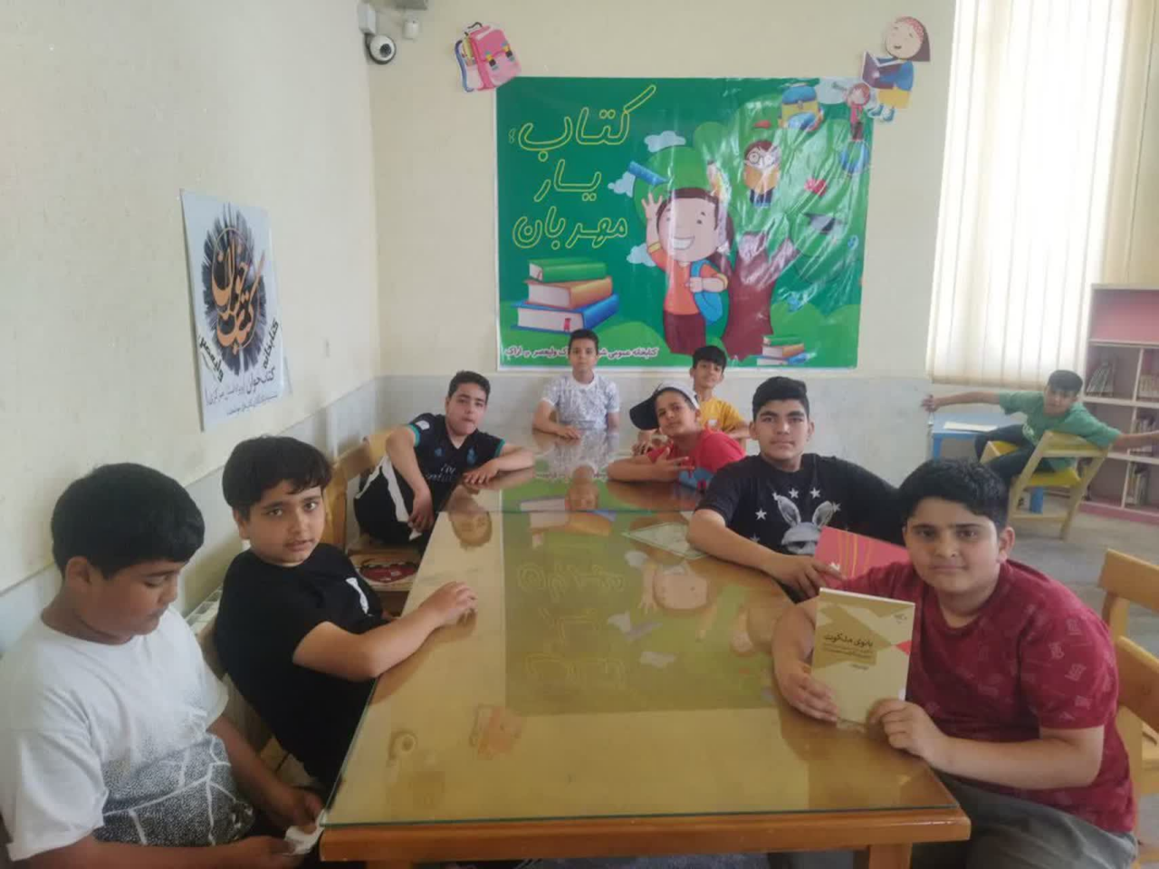 عطر کرامت رضوی در کتابخانه‌های عمومی استان مرکزی پیچید