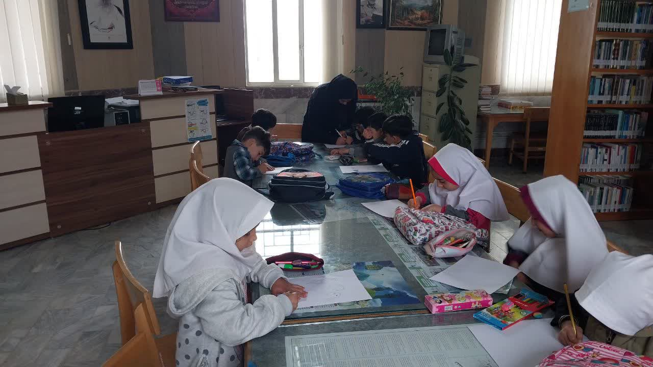 عطر کرامت رضوی در کتابخانه‌های عمومی استان مرکزی پیچید