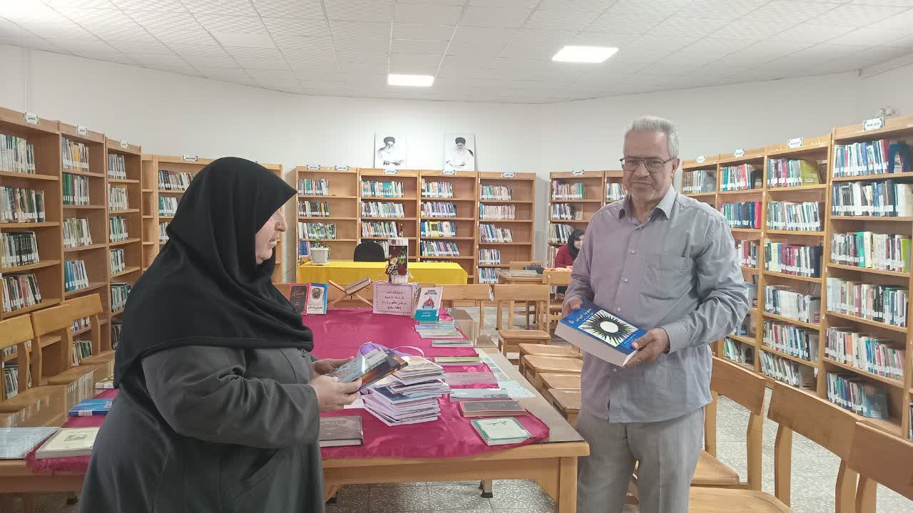 کتابخانههای عمومی استان مرکزی در مسیر تقویت فرهنگ مطالعه