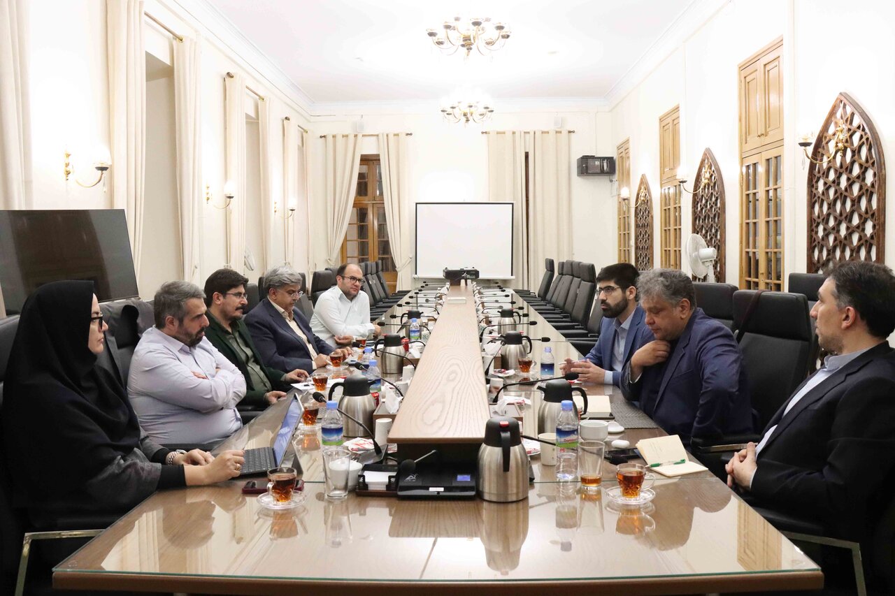 نشست امین عارف نیا مشاور مدیرعامل بانک ملی با دبیرکل نهاد