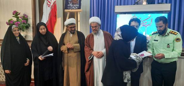 برگزیدگان جشنواره کتابخوانی رضوی در دامغان تجلیل شدند