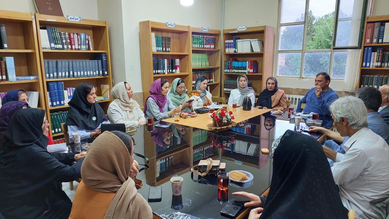 بزرگداشت میلاد امام رضا(ع) در کتابخانه‌های عمومی استان مرکزی