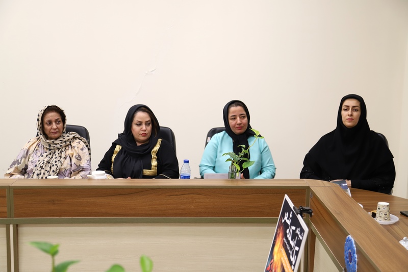 شب شعر «یک اسکله شعر» در بوشهر برگزار شد