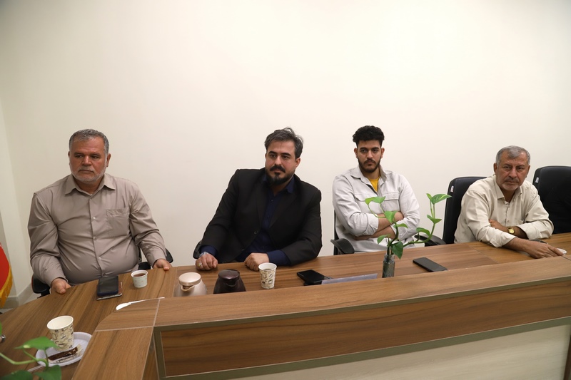 شب شعر «یک اسکله شعر» در بوشهر برگزار شد