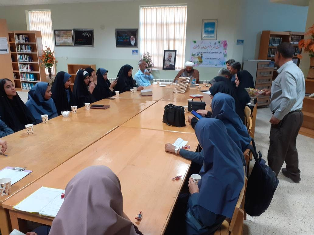 بزرگداشت میلاد امام رضا(ع) در کتابخانه‌های عمومی استان مرکزی