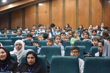 رقابت استانی سومین دوره جشنواره قصه گویی نهال امید در استان فارس