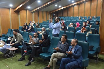 رقابت استانی سومین دوره جشنواره قصه گویی نهال امید در استان فارس