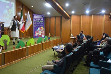 رقابت استانی سومین دوره جشنواره قصه گویی نهال امید در استان فارس