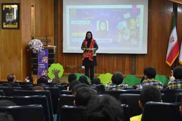 رقابت استانی سومین دوره جشنواره قصه گویی نهال امید در استان فارس