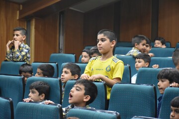 رقابت استانی سومین دوره جشنواره قصه گویی نهال امید در استان فارس