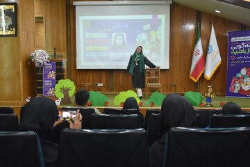 رقابت استانی سومین دوره جشنواره قصه گویی نهال امید در استان فارس