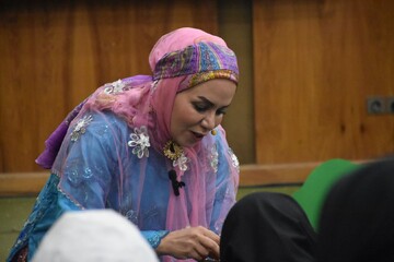 رقابت استانی سومین دوره جشنواره قصه گویی نهال امید در استان فارس