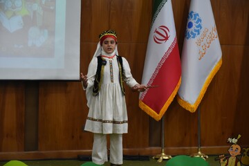 رقابت استانی سومین دوره جشنواره قصه گویی نهال امید در استان فارس