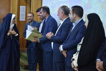 اختتامیه سومین جشنواره قصه‌گویی نهال امید در فارس