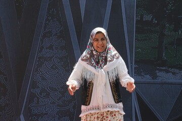 آیین اختتامیه استانی سومین دو سالانه قصه گویی نهال امید در آرامگاه عطار نیشابوری
