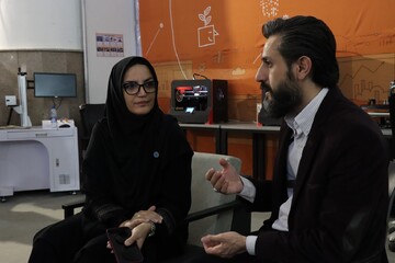 بازدید دبیرکل نهاد کتابخانه های عمومی کشور از غرفه کودک و نوجوان «کتابخانه عمومی ایران»