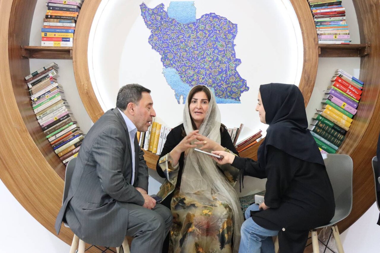 ایران کشوری متمدن با فرهنگی غنی است / ۱۰ درصد از نسخه‌های خطی ما به زبان فارسی است