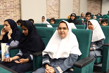 جشن بزرگ گرامیداشت مقام معلم در کتابخانه مرکزی یزد برگزار شد