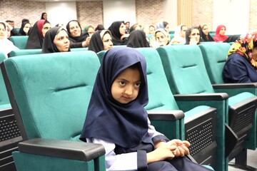 جشن بزرگ گرامیداشت مقام معلم در کتابخانه مرکزی یزد برگزار شد