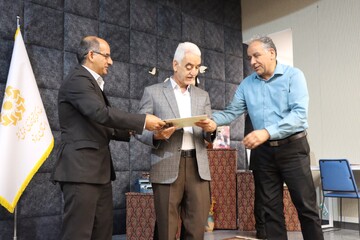 جشن بزرگ گرامیداشت مقام معلم در کتابخانه مرکزی یزد برگزار شد