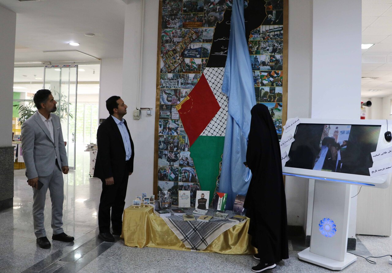 رونمایی از اثر هنری شاخص «زمان طلایی انسانیت» در کتابخانه مرکزی آیتالله مهماننواز بجنورد