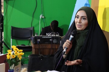 نشست با حمیدرضا شاه آبادی در غرفه کودک سی و ششمین نمایشگاه کتاب تهران