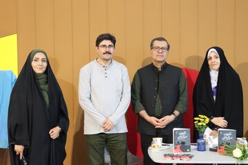 نشست با حمیدرضا شاه آبادی در غرفه کودک سی و ششمین نمایشگاه کتاب تهران