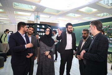 بازدید دبیرکل نهاد از غرفه ناشران در روز چهارم نمایشگاه کتاب
