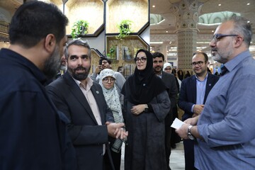 بازدید دبیرکل نهاد از غرفه ناشران در روز چهارم نمایشگاه کتاب