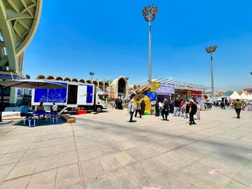 خدمات دهی کتابخانه سیار قزوین در نمایشگاه کتاب تهران